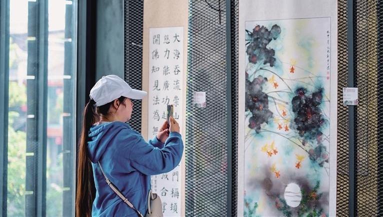 艺术为桥 对话湘港