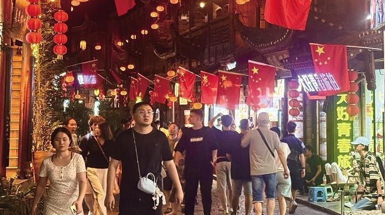 古镇盛装迎国庆